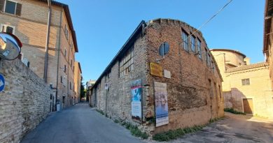 capannone via le povere