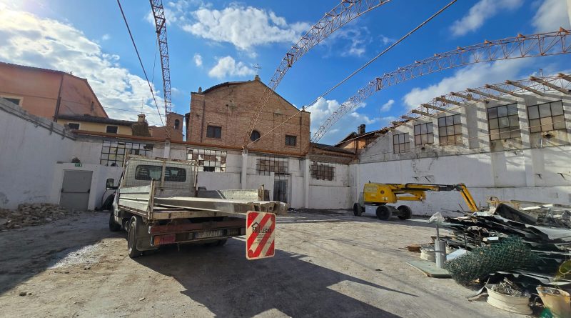 capannone via le povere